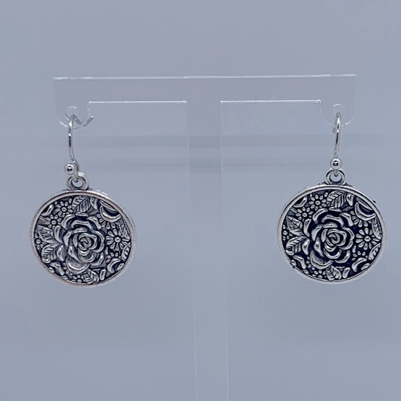 Jewelry - 🖤Pick Any 3 for $12🖤Vintage Earrings